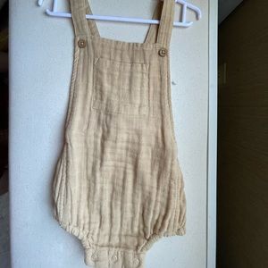 Jamie kay 3 yr romper/overalls nwt